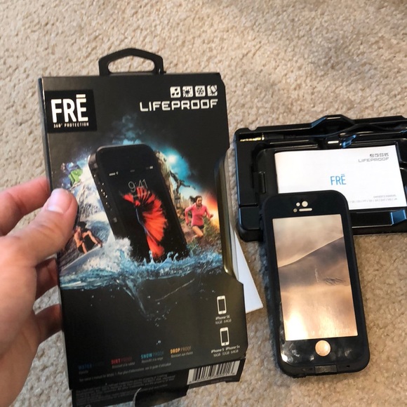 Lifeproof Case for iPhone 5 / 5s - Picture 5 of 5